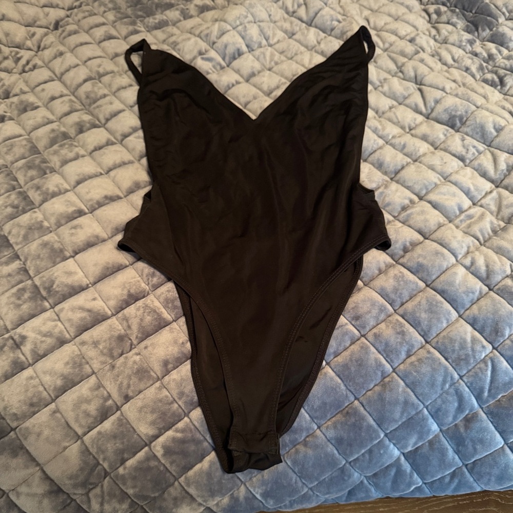 Caribbean Queen V-Neck and low back one piece bathing suit